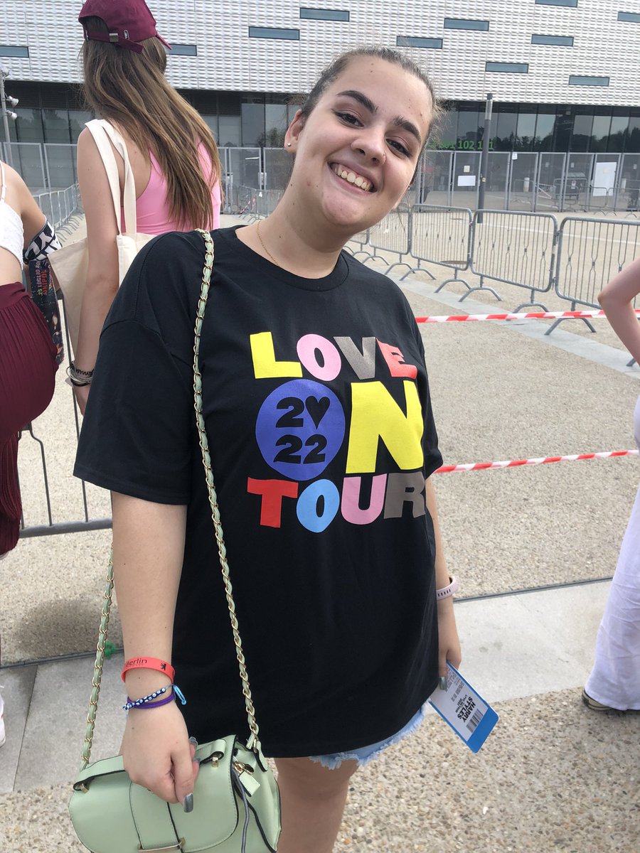 giada_love_'s tweet photo. #LoveonTourTurin @Harry_Styles finnaly ❤️ https://t.co/eFtgo7D7p7