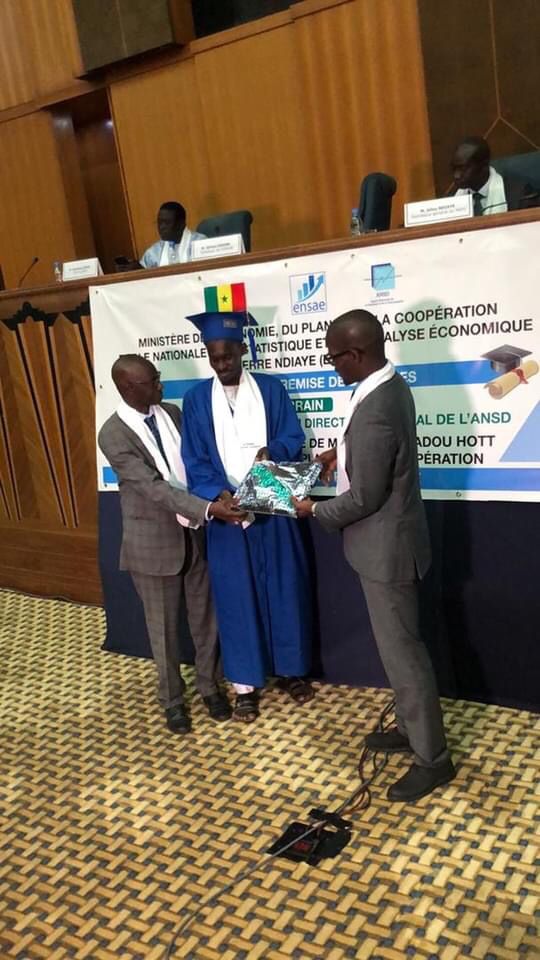AesEnsae's tweet photo. Ce mardi s'est tenu, à l'hotel King Fadh Palace et en présences de certaines autorités nationales, des autorités consulaires et diplomatiques, la cérémonie de remise de diplôme aux étudiants sortants. En tout, 89 récipiendaires ont reçu leur diplôme.
#Aes-Ensae
#ENSAE https://t.co/PxtNRIEqya