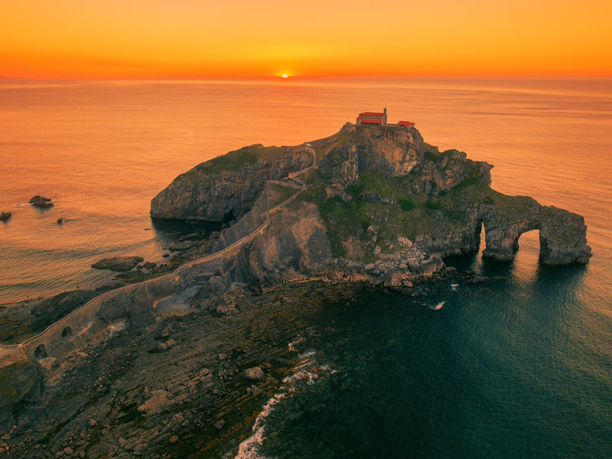 ArmandNour's tweet photo. King's landing from Game of Thrones in Northern Spain is pretty cool! https://t.co/s9y27OqfQZ