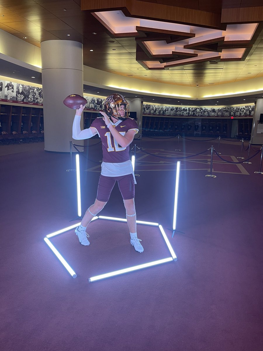 DanielKaelin5's tweet photo. Appreciate everyone at @GopherFootball for another great visit w/ some of my teammates! @BellevueWestFB @asher_jenkins @IsaiahMcMorris3 @CaydenEchterna1 https://t.co/KCY5Q6tdUF