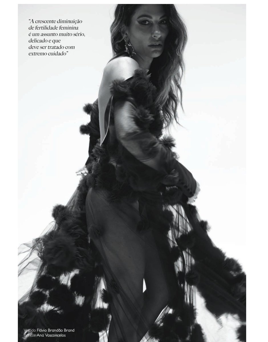 lusomoda's tweet photo. Raquel Prates com vestido de Flávio Brandão e joalharia de Ana Vasconcelos para a Lux Woman Agosto 2022 https://t.co/PxezflKBcP