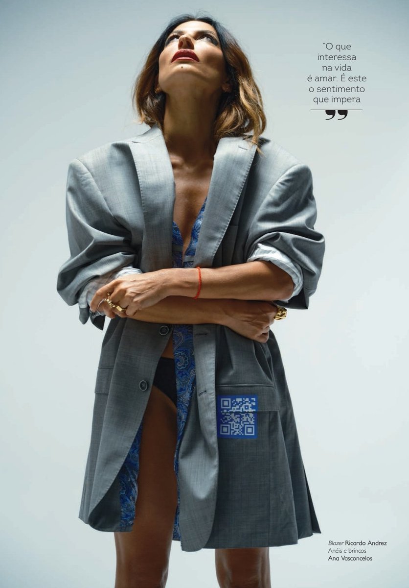 lusomoda's tweet photo. Raquel Prates com blazer de Ricardo Andrez e joalharia de Ana Vasconcelos para a Lux Woman Agosto 2022 https://t.co/menymZjMPi