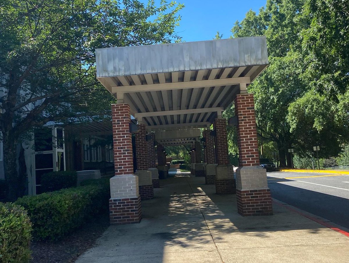 APSPHNXAcademy's tweet photo. Welcome to Phoenix Academy! We are excited to welcome our Scholars! #studentsfirstalways @apsupdate @Waging_Love https://t.co/J7xd5j3Wef