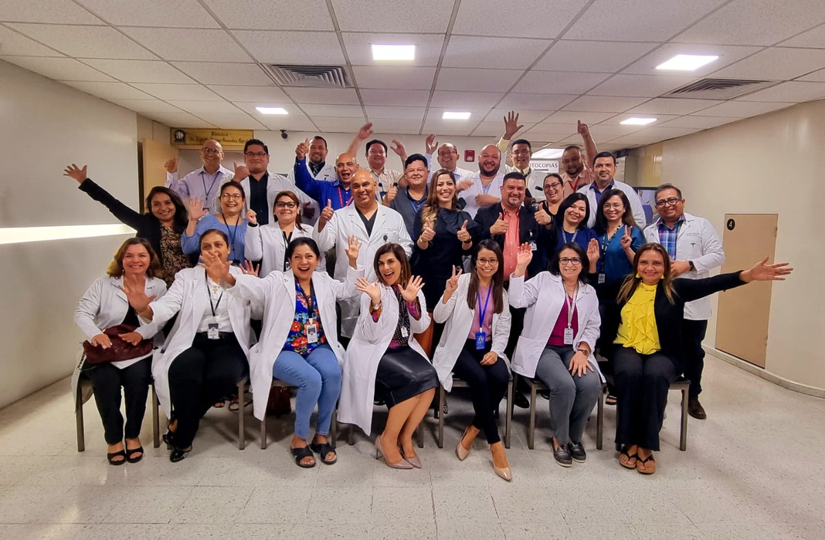 MonicaAyalaGue1's tweet photo. Hoy tuvimos a los directores/as de nuestros Hospitales, Unidades Médicas y Clínicas Comunales participando de nuestras jornadas de humanización. 
Como líderes de sus centros, todos y todas son una pieza clave para impulsar la transformación que queremos para el @isss_gob_sv. https://t.co/kJ9Tf23Wh5