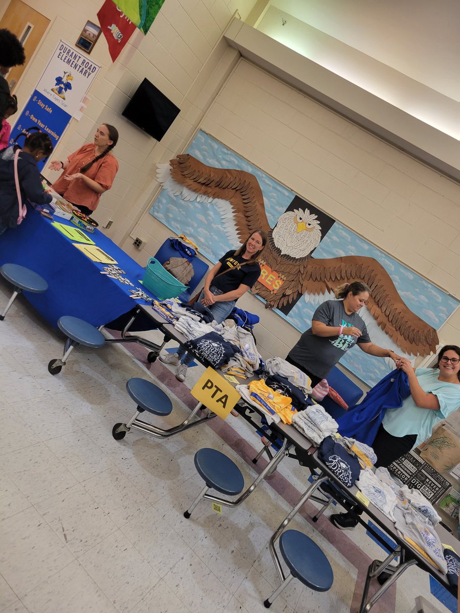 Mrsjlever's tweet photo. Loved seeing all of our Eagles tonight at meet the teacher!!  Don't forget about our supply drop off on Thursday!! @DurantRoadES @DresPta https://t.co/vU3qUIv95o