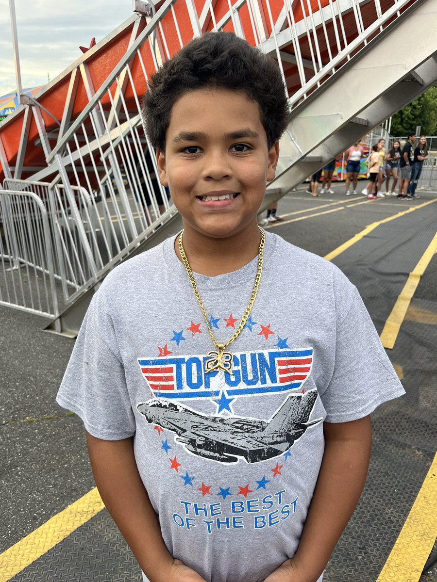 blewis1625's tweet image. Date night with Jayden 💕🤙🏼 #icedoutchain #carnival #boysnight🤣😂