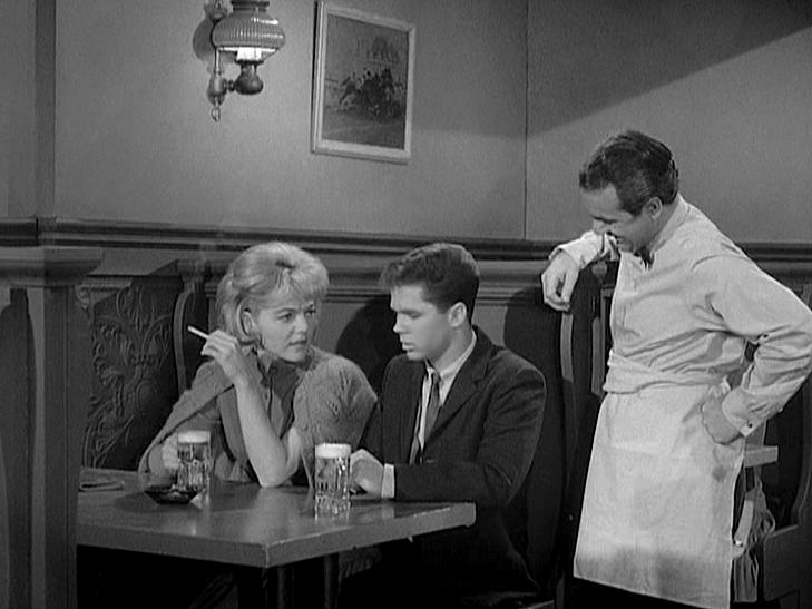 sheppard_hm's tweet photo. @sigg20 One of my favorite episodes. The box office cutie-pie was just a little too hot to handle for Wally... https://t.co/nYpUj1t8I0