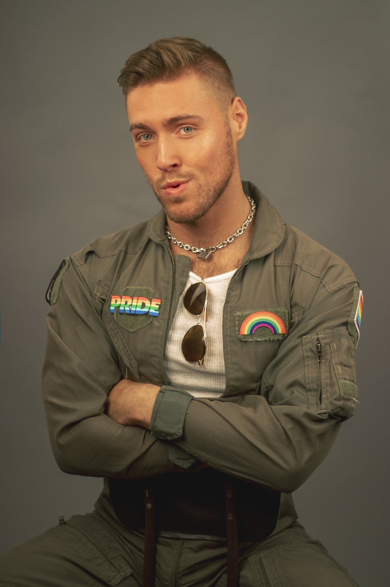 _yourboy_austin's tweet photo. I’m a (top) gun 
#gay #gayboys #topgun https://t.co/F8jYYAZHiG