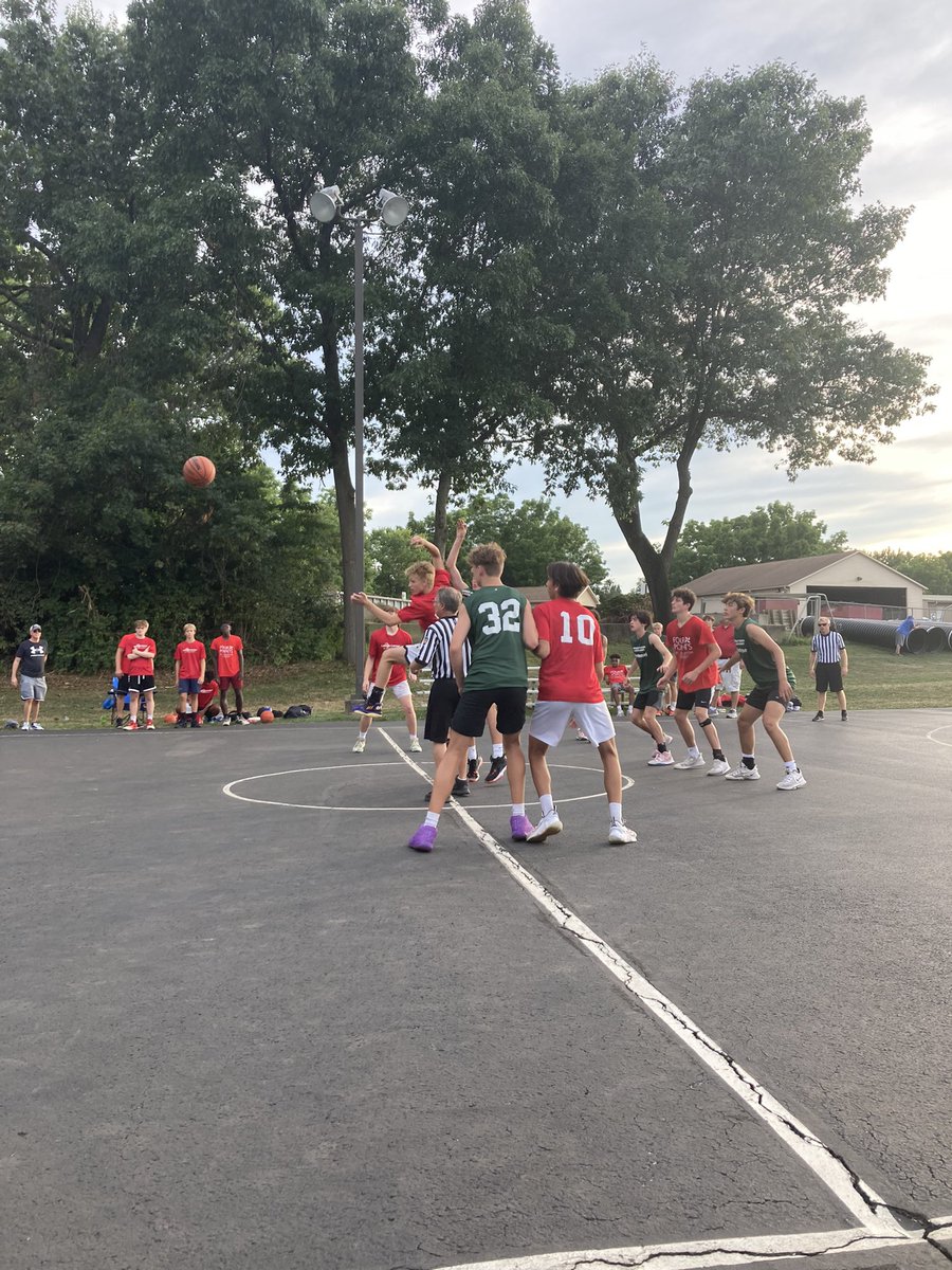 SandiRileyHoops's tweet photo. 24-13 SPA-Beck leads at halftime! https://t.co/KibJxAwIih