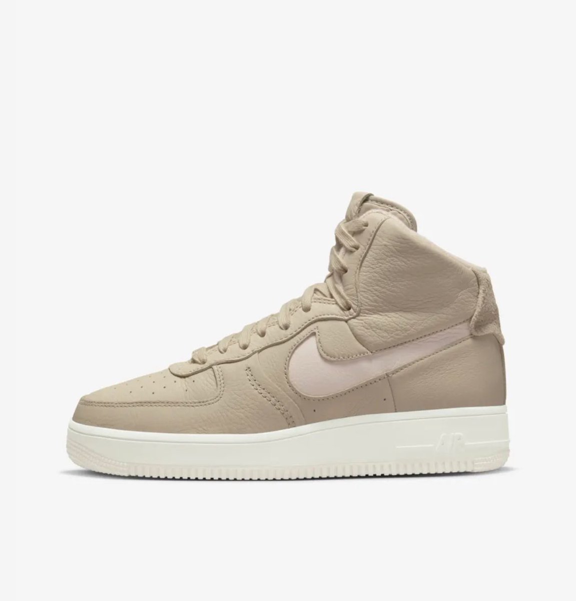 SNKR_TWITR tweet media