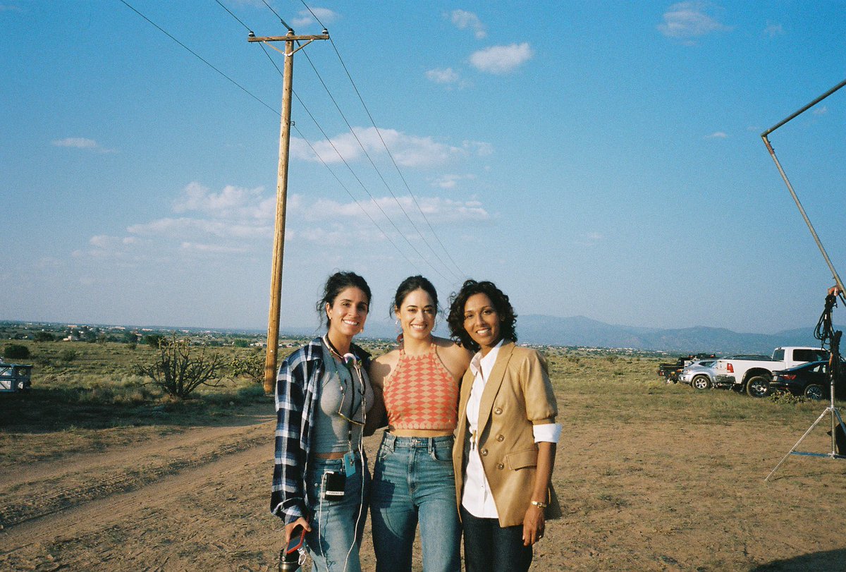 Jeanine Mason (@itsjeaninemason) on Twitter photo #RoswellNM fans! Hope you’re all enjoying the season. I promise to live tweet with you soon. Perhaps I’ll coordinate with my alter ego <a href="/MichaelVlamis/">Michael Vlamis</a>… 😘😘 #RoswellNM fans! Hope you’re all enjoying the season. I promise to live tweet with you soon. Perhaps I’ll coordinate with my alter ego <a href="/MichaelVlamis/">Michael Vlamis</a>… 😘😘