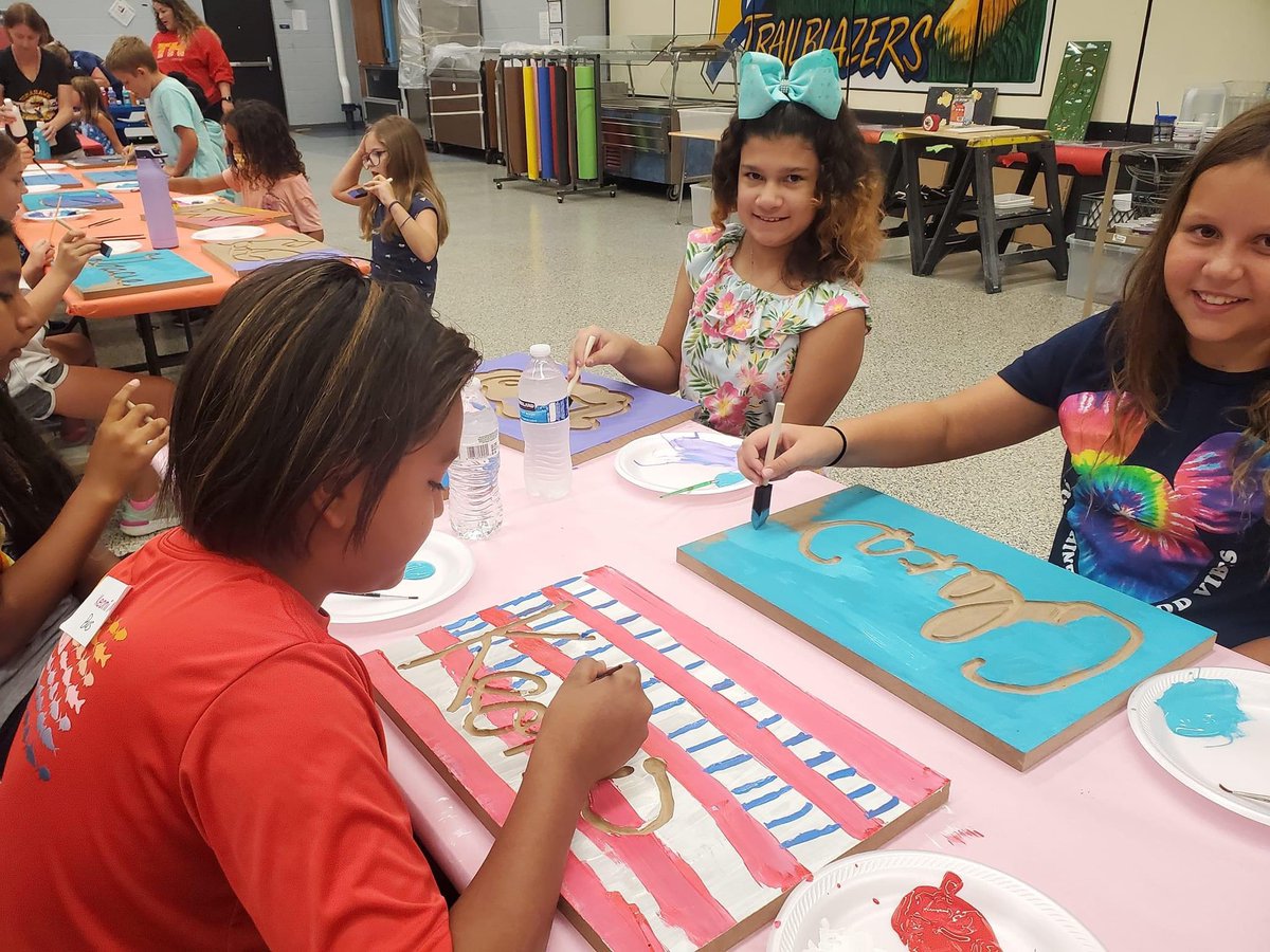 Tomahawk Elementary Olathe tweet media