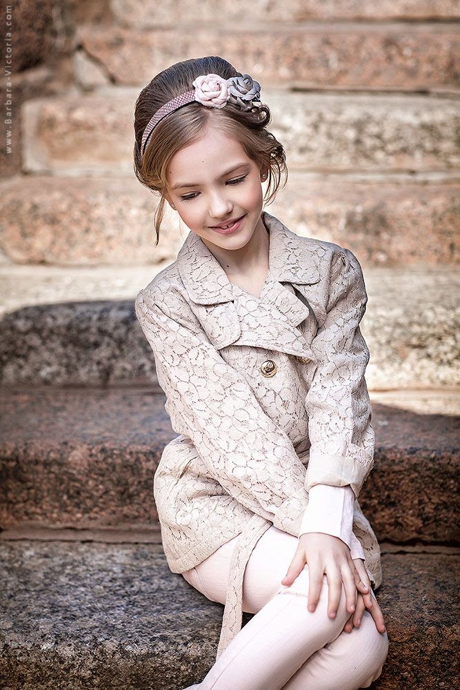 LostOneChloe's tweet image. *sits on the TL*