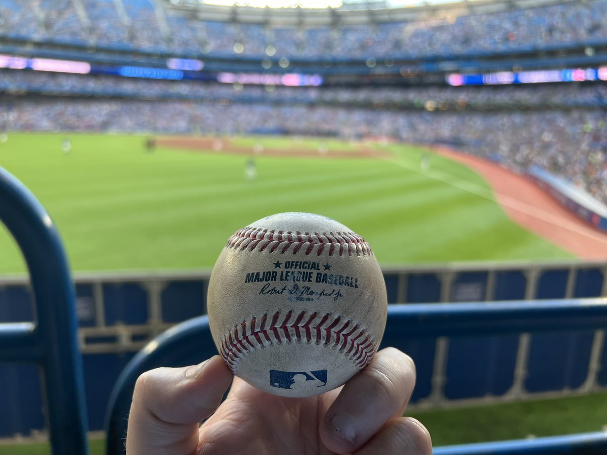 JustinSwartz63's tweet photo. This just happened, I just caught Vladdy Jr 21st homer of the season and his 93rd career/lifetime homer in the bottom of the first inning @myGameBalls @zack_hample https://t.co/hqpmYB9Csh
