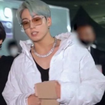 YaviZmbr's tweet photo. En La Oscuridad | Mini #jikookau 🤍🖤
🐥 lleva enamorado de 🐰 desde que se convirtio en su asistente,por equivocacion sube una foto de 🐰 en instagram,haciendo un revuelo en las redes,🐰 va en la busqueda de pedir explicaciones pero justo se va la luz...

🐥 odia la oscuridad... https://t.co/saSMmaxMhl