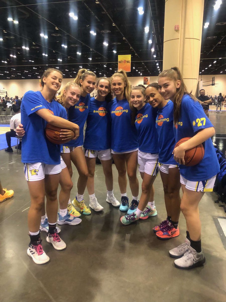 GorczycaPaige's tweet photo. Thank you @nj_panthers for an incredible 5 years of AAU basketball. This program contributed to my love for basketball and taught me so many life lessons along the way. I am so thankful for my coaches and especially my teammates who became my instant family❤️ https://t.co/Fak6Fd3bGi