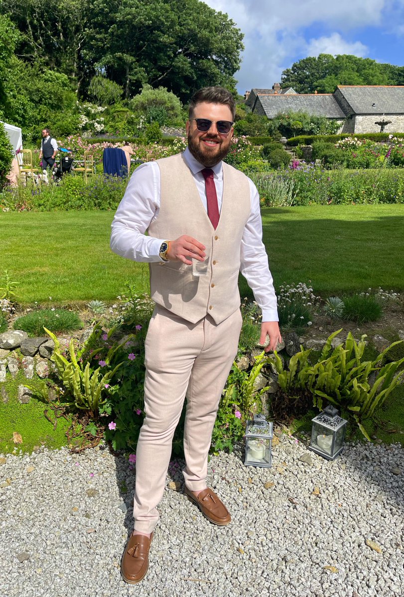 LukeKnight93's tweet image. Sometimes I don’t wear tracksuits.