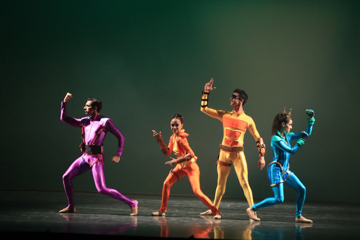 patrimonio_mex's tweet photo. Este martes ha sido un día dedicado a las y los niños en @danzatlan.
Nos enorgullece saber que son ellas y ellos quienes construyen el futuro de la danza en México.
📌Clase de Danza con Mirian Aranda.
📌Estreno de #PressStartToContinue. https://t.co/Aaw7UcXUzO