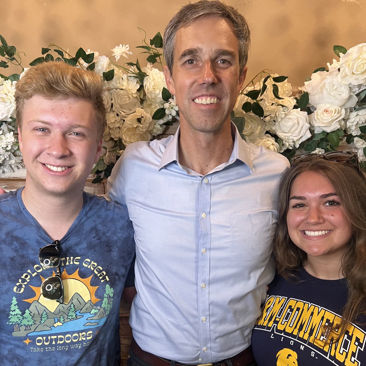 BetoORourke's tweet photo. 11 FIRST-TIME voters with us in Whitesboro, a thread: 

First, Grayson and Emma! https://t.co/Gm0ERpkOEe