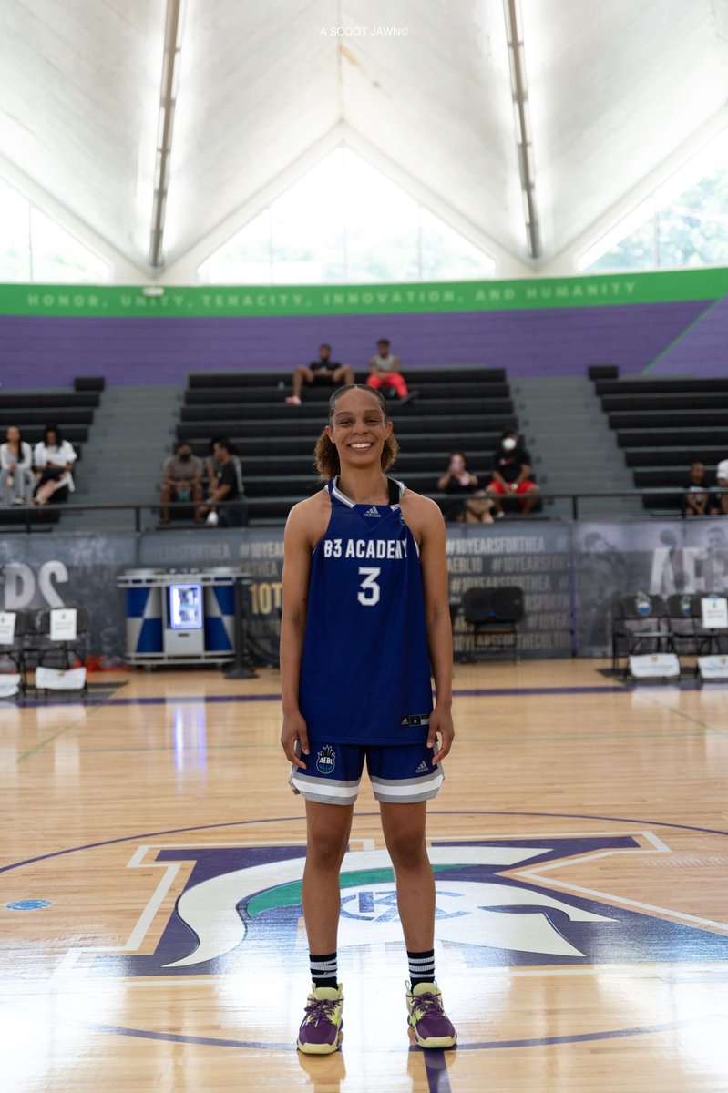 SELadyMustangs's tweet photo. Congratulations to our coach, @CoachAParker_3 for being named Player of the Game in the @AEBLHOOPS this past Sunday after scoring 23 points, 6 reb, 2 steals! #ourcoachisthebest #shehoopstoo #weallwin 🔥🔥🔥 https://t.co/wkOcVGNy0C