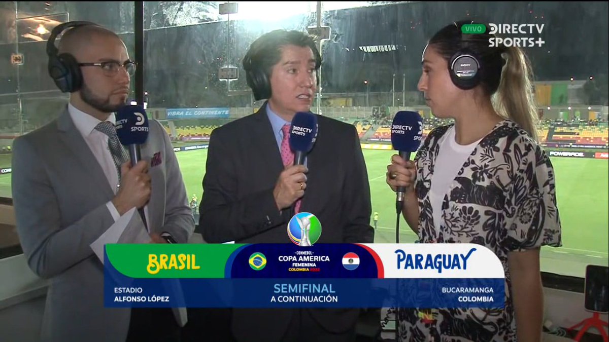 DanielFigueroaP's tweet photo. @titopuccettic @ClaraTamaraV y @SVargasOK con #BRAvsPAR #CopaAmericaFemenina (canales 613-1613) https://t.co/y2vLA2biJi