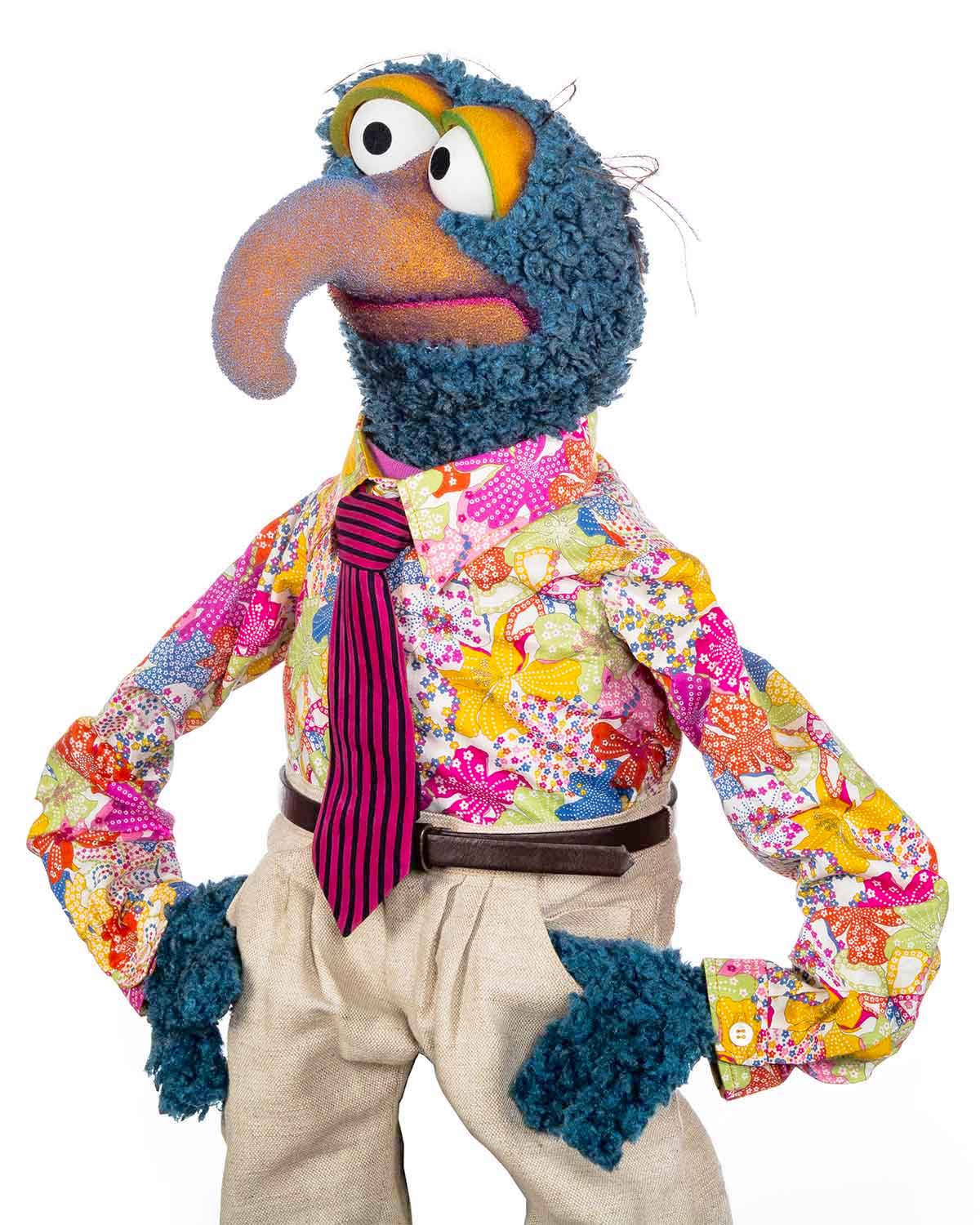 The Muppets Help Gonzo Choose His Weird Wednesday Wardrobe He S Going For A Look That S Perfect For Salsa Dancing With A Giant Avocado Through The Jalapeno Pepper Aisle At The