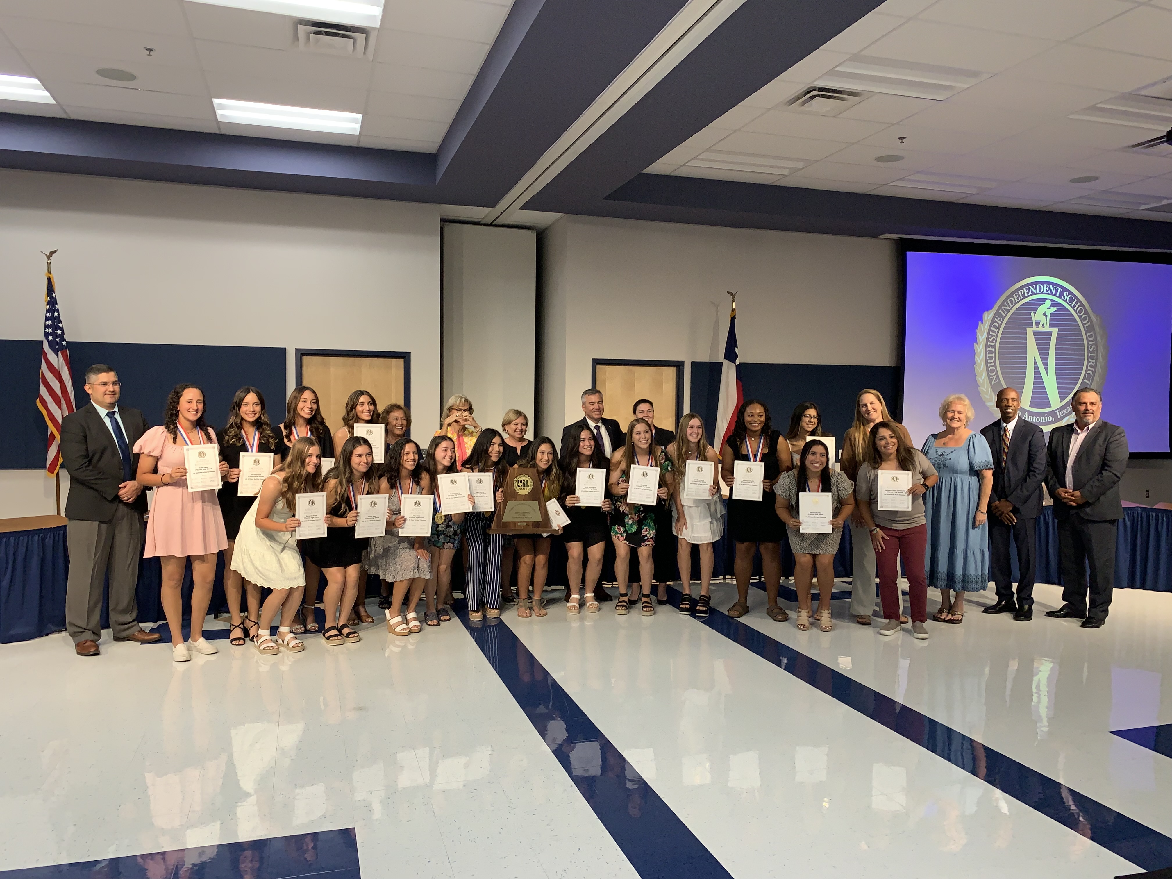 Northside ISD on Twitter "The NISDOConnorHS Softball Team, the 2022
