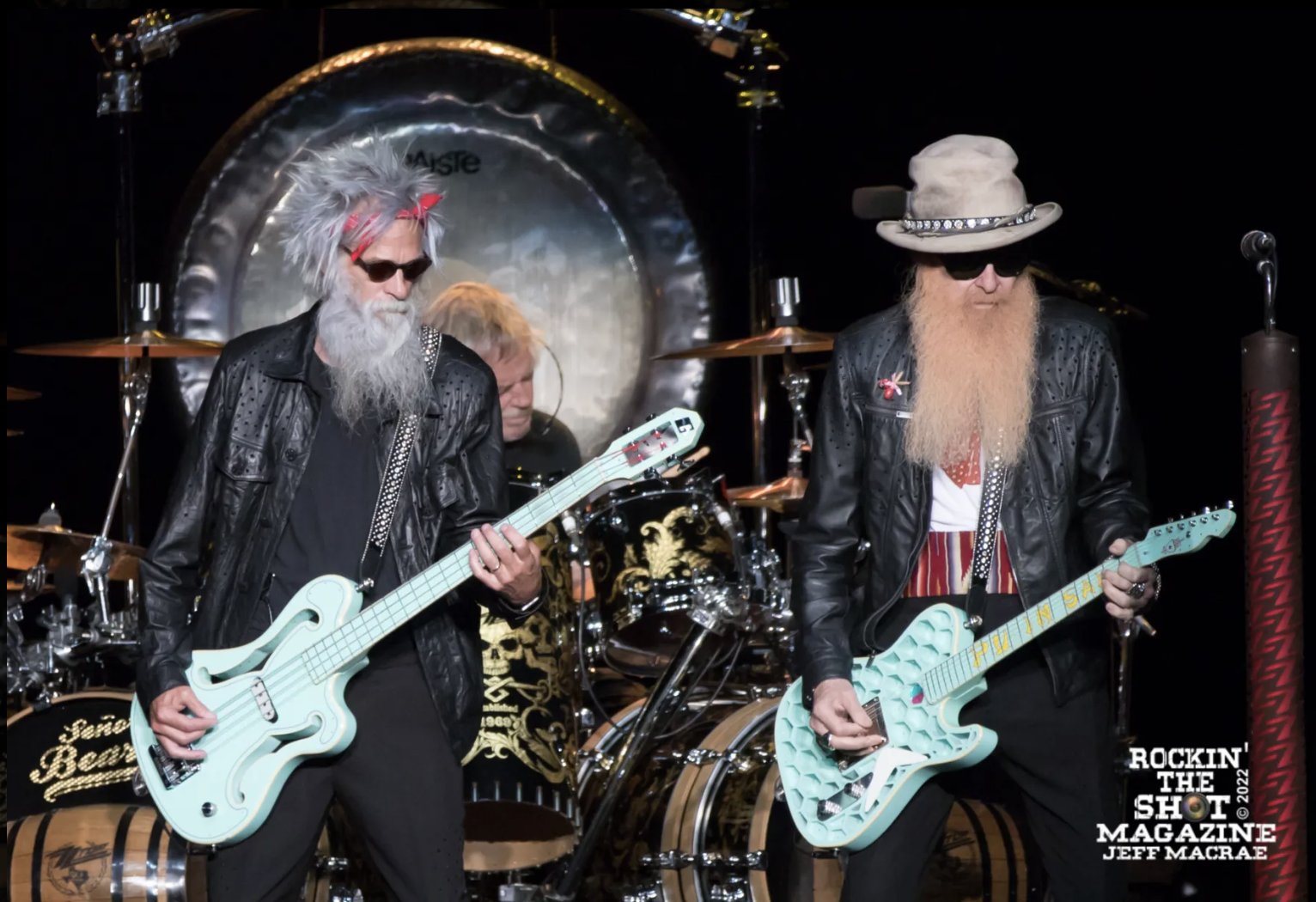 ZZ Top on Twitter: "ZZ Top in Boston, 22, (📸: Jeff Macrae) https://t.co/VlndXJSjkm" / Twitter