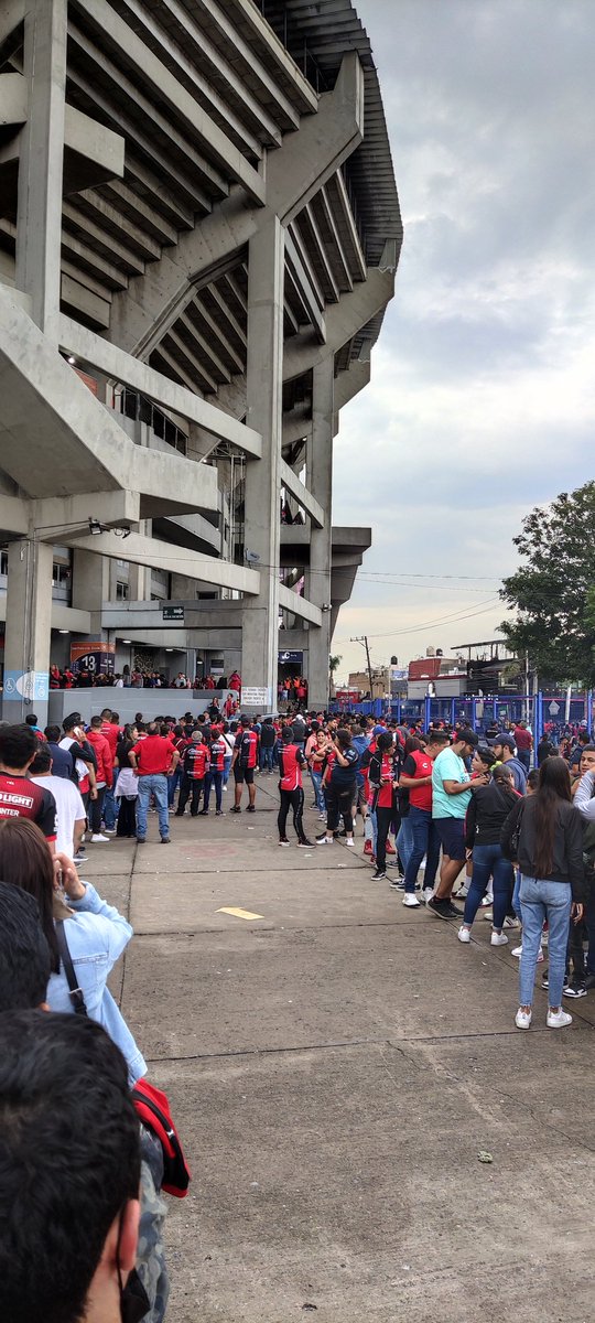Mal mal, pésima logística <a href="/ProfeAtlas/">El Profe Atlas</a> <a href="/AtlasFC/">Atlas FC</a> <a href="/priestra/">Jose Riestra</a> minuto 18 del primer tiempo y aún no podemos ingresar 😒