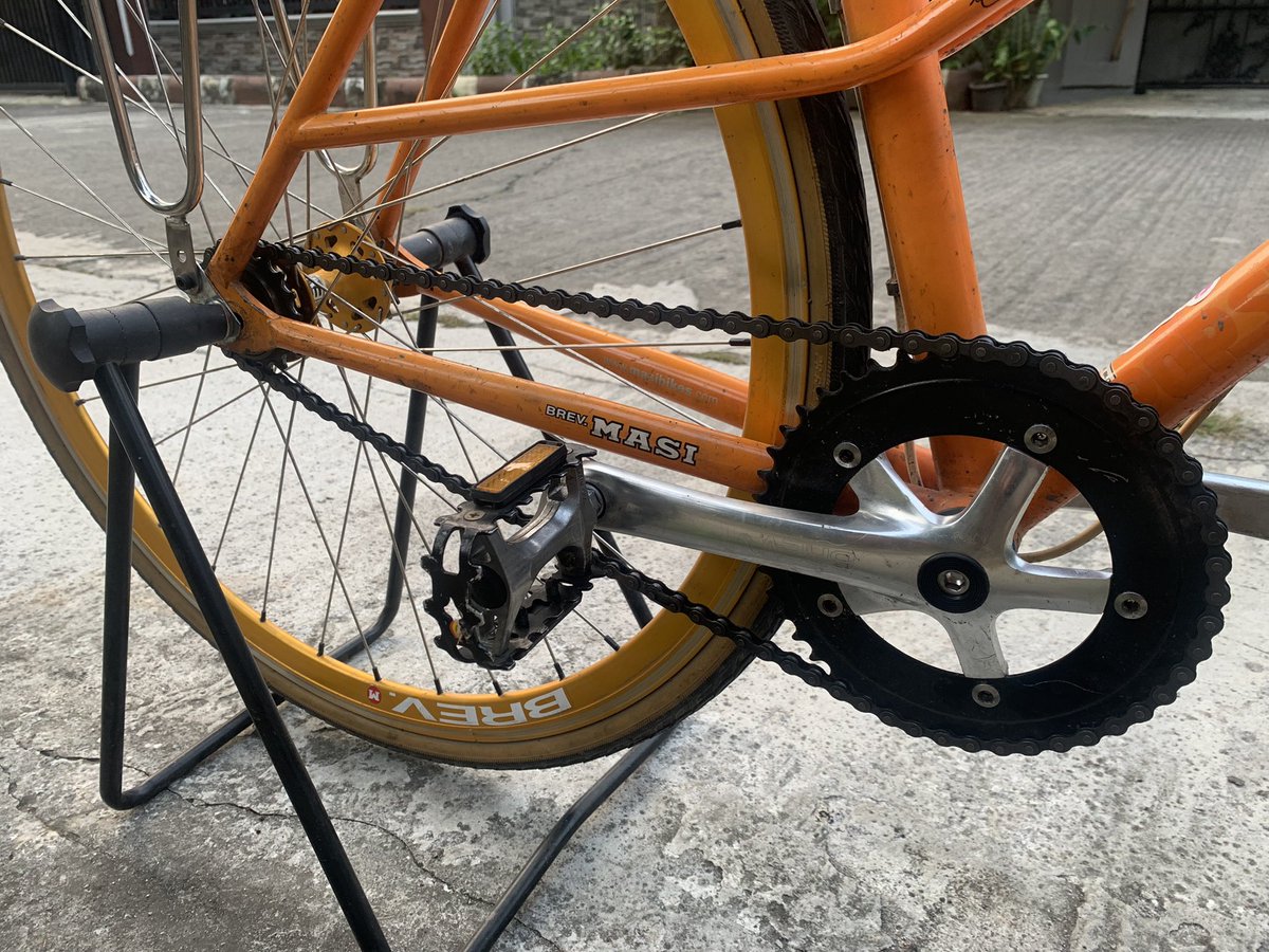 InsanMudaBike's tweet photo. Bismillahirrahmanirrahim jual sepeda kesayangan, masi chixed size 49
Semua masih original bawaannya full brave.m dan masi
Headset ritchey
Rem tektro
Ban asli vittoria masih ada
Freewheel 16t dan cog 17t
#fnfjb https://t.co/mOzu2OwXTl