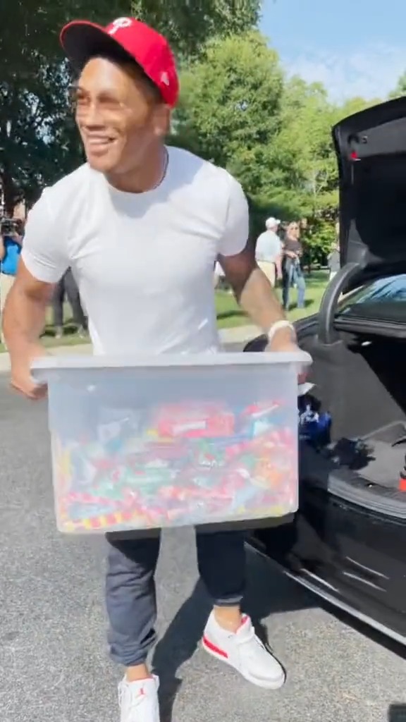 NFL on Twitter "Talk about a sweet tooth idjmoore 🍬 (via panthers) 📺