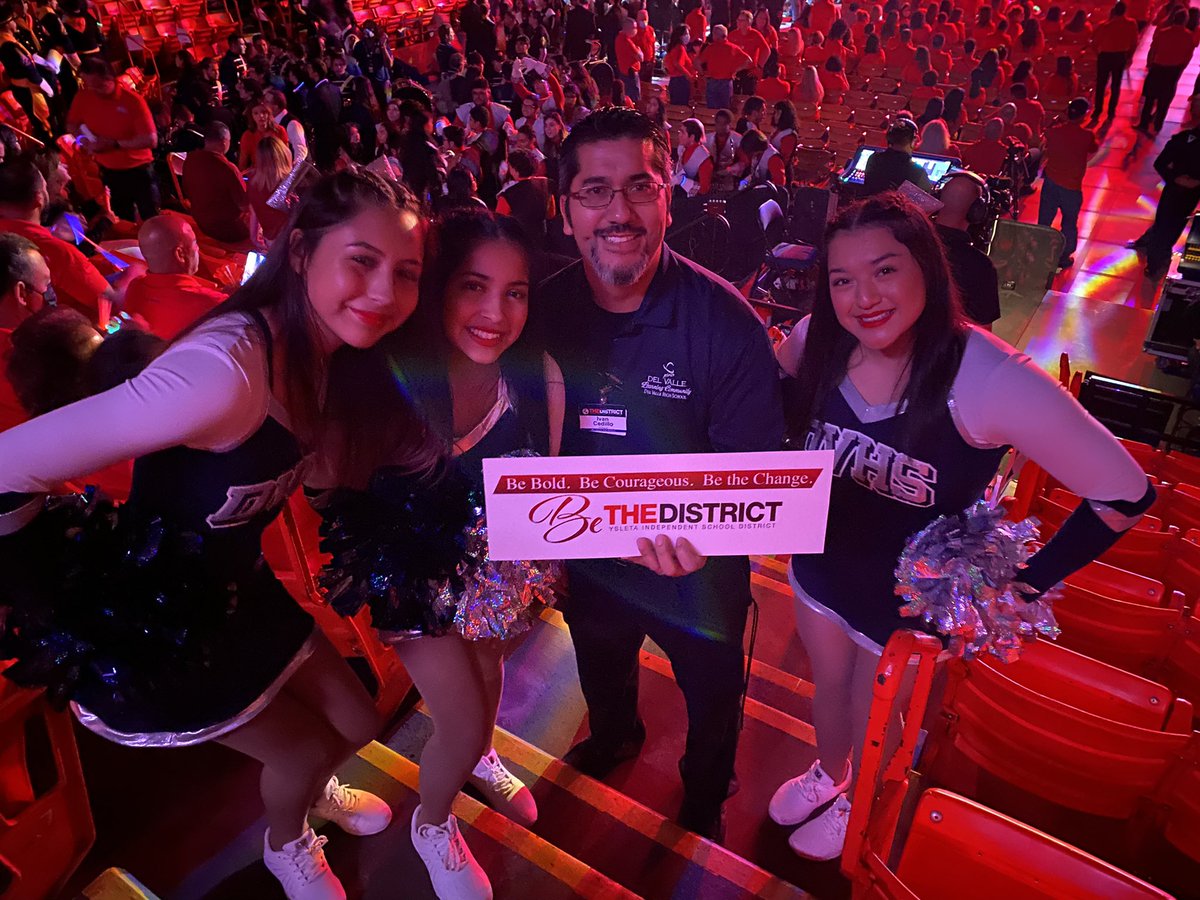 Be The District! A pic with our principal @IvanCedilloYISD and our DVHS Varsity Cheer Captains🥳📣💙🤍 #OFOD #DelValle #TheDistrict #BeBold #BeCourageous #BeTheChange #BeTheDistrict #Cheer
