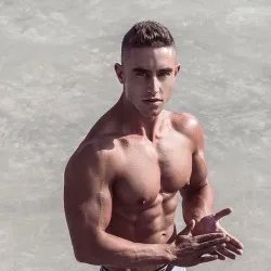 damn he's hot! on Twitter: "Full pic: https://damn-hes-hot.tumblr.com
