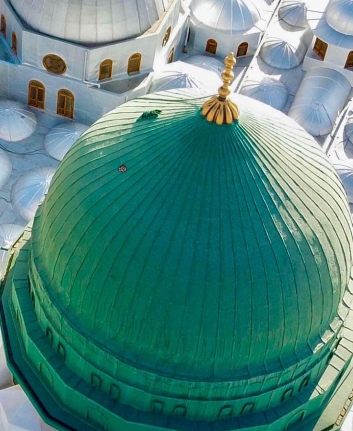 اللّٰهــم صـل علىٰ محمـــد وعلىٰ آل
محمـــد كما صليت علىٰ إبراهيــم 
وعلىٰ آل إبراهيــم إنك حميد مجيد

اللّٰهــم بارك علىٰ محمـــد وعلىٰ آل
محمــد كما باركت علىٰ إبراهيــم 
وعلىٰ آل إبراهيــم إنك حميد مجيد