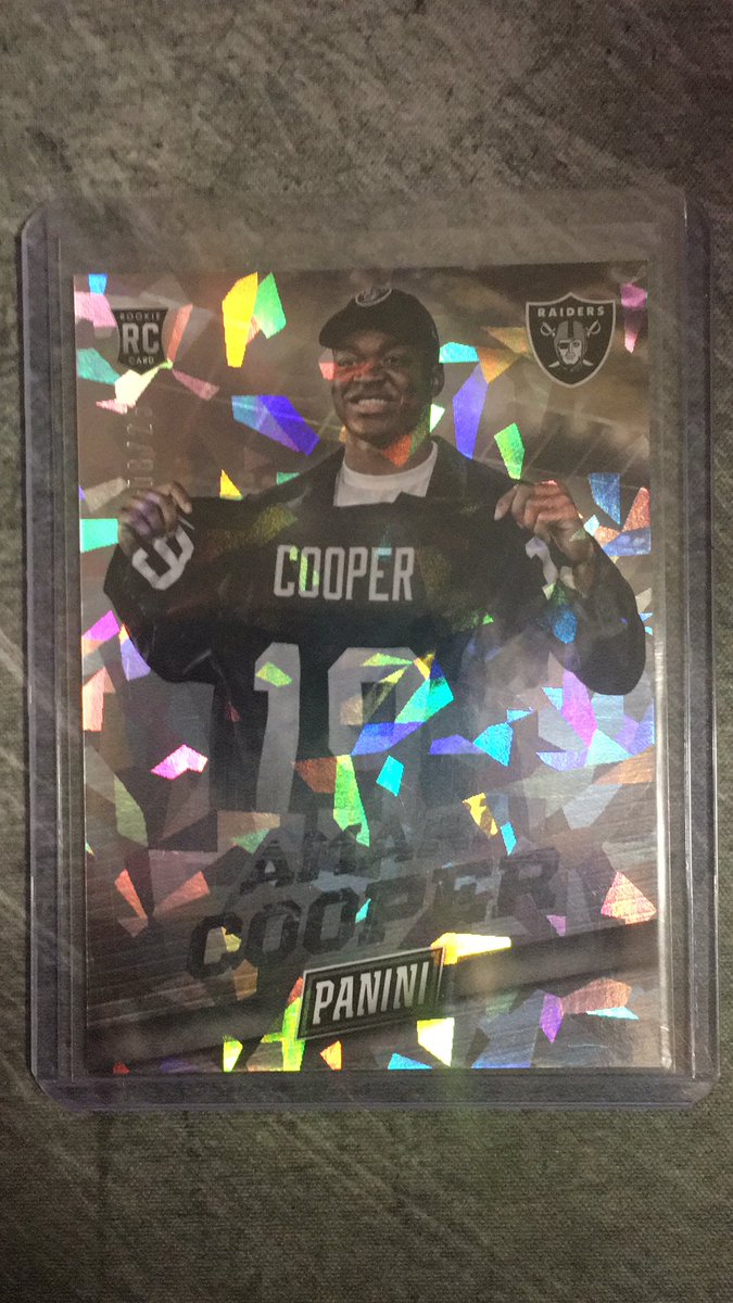 Sick card, couldn’t find comps. 2015 Amari Cooper /25 cracked ice RC- $20 OBO

Offers welcomed, $50 or more ships free BMWT