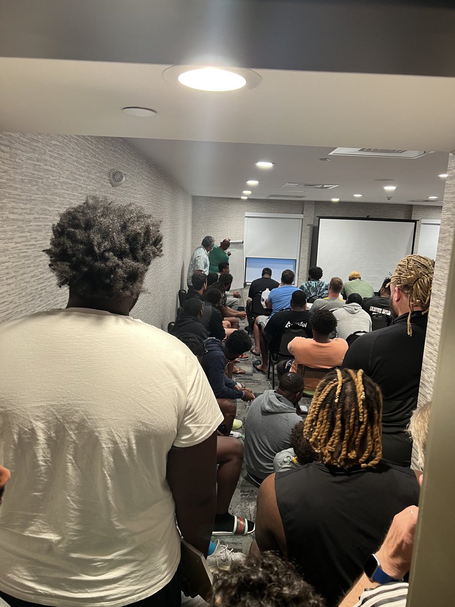 Coach speaking to the players about how to better themselves outside of football #ArkansasAttack #MLFB