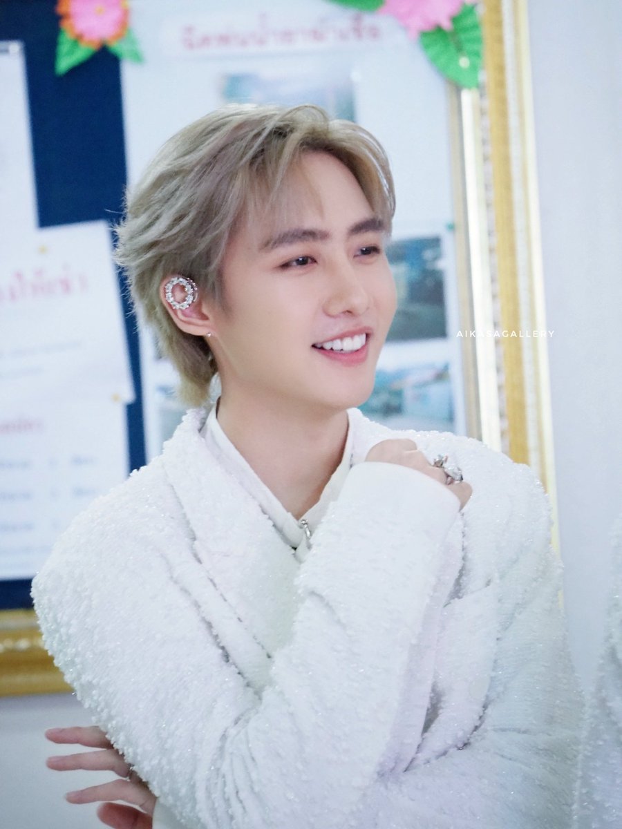 AikasaGallery's tweet photo. มัมหมีเขาหลังไมค์มา 
จัดให้เขาหน่อยยย 
#AAXPromMark
#MSIWAT 
#หัวใจศิวัช https://t.co/4JZ2aycUpt