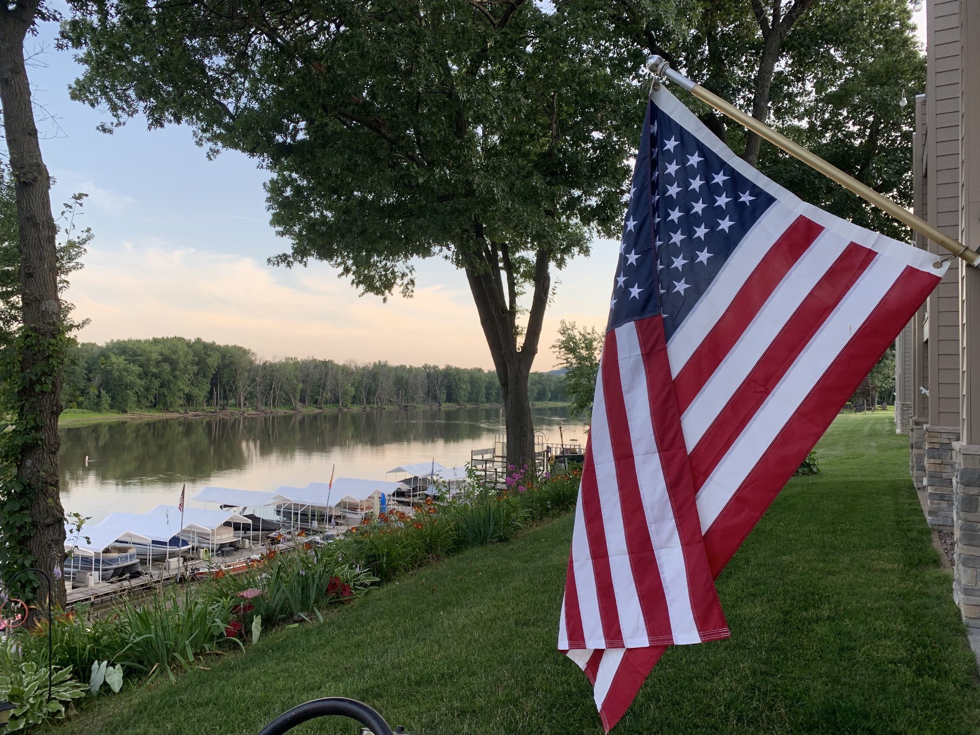 David Burge on Twitter "Hiowa from the west channel Mississippi River