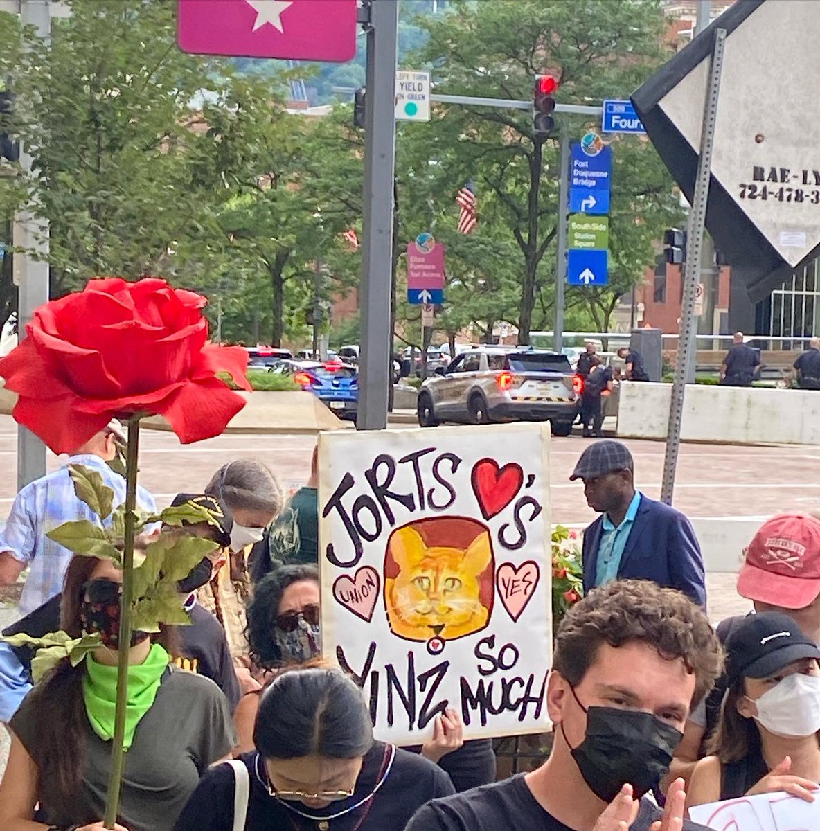 ppwpunion's tweet image. Thank you so much to everyone who attended our rally to hear and amplify our union’s demands! 

We need a fair contract and better wages NOW! With all of our community’s love and support, we know that we will win!

#IStandWithPPWorkers