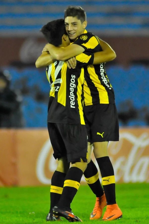 matibatista_5's tweet photo. Me acorde del 1er gol de Diego Rossi contra Rentistas y me encontre con esto https://t.co/buTNtxm7sd