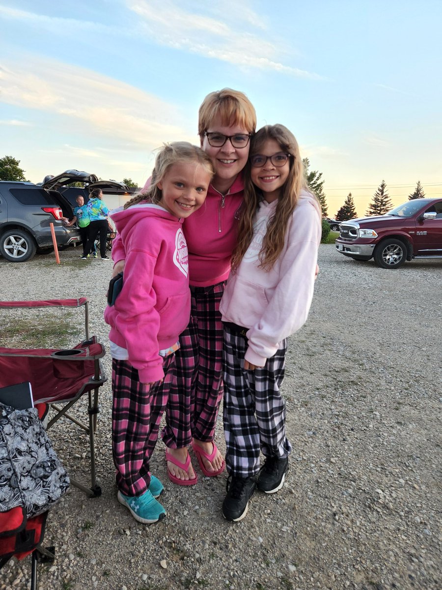 Family movie night at the Hanover Drive In. #pawsoffury #TopGunMaverick