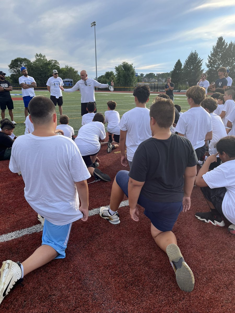 Coach_Bork's tweet photo. Special thanks to @CoachColyer for coming down and saying a few words to the junior Vikings tonight 

@SpreadOffense @FootballRpo https://t.co/NuFK7392vJ