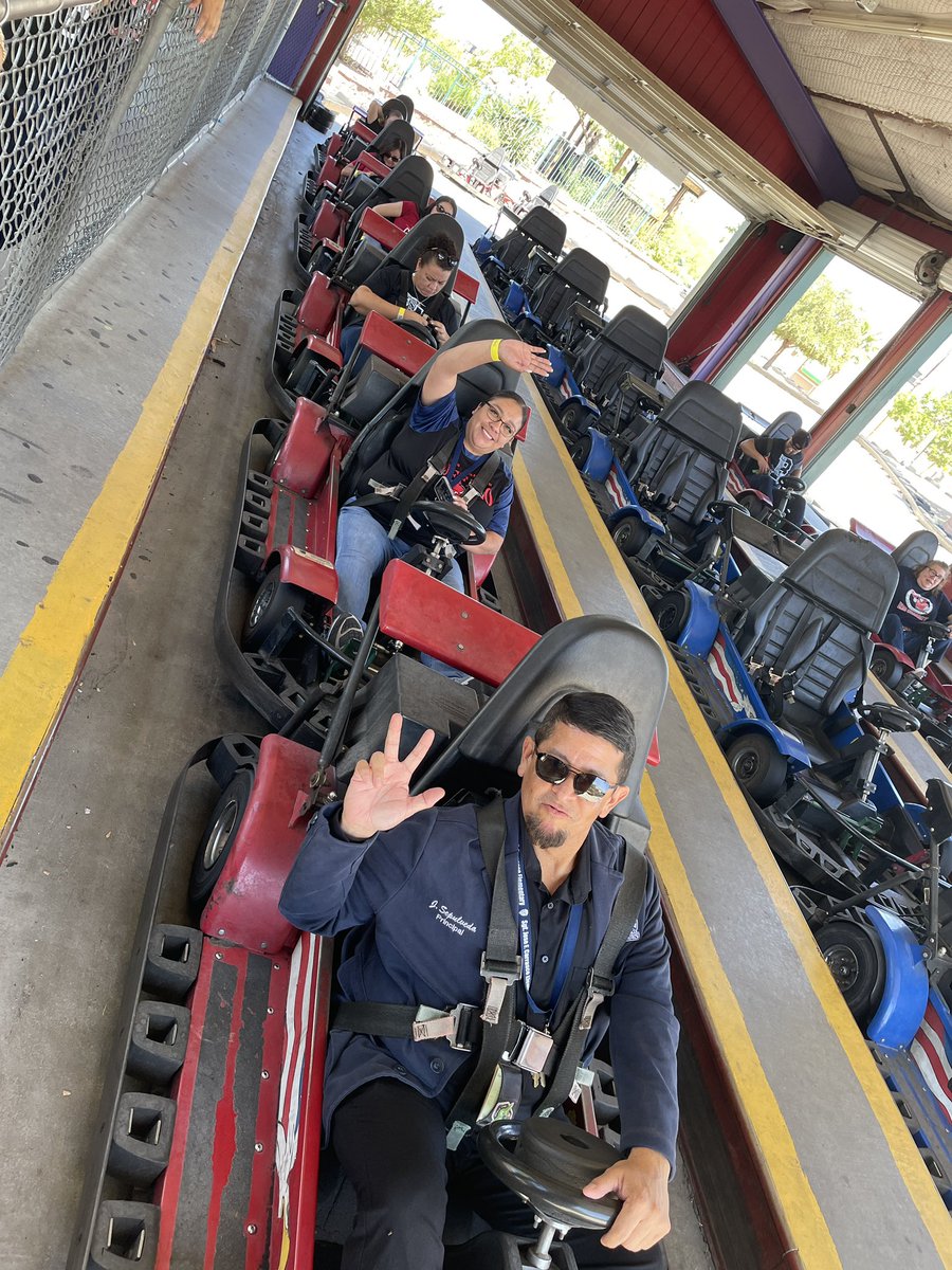 COlivas02_JCE's tweet photo. So thankful to be part of the best school in the entire universe 💙❤️🦬 Thank you leadership team for creating beautiful memories with our herd that will be remembered forever 💕 #BeTheBuffalo #ChargeTheStorm #JCEbuffaloes #BESTPDEVER #TeamSISD https://t.co/62xnIawh8v