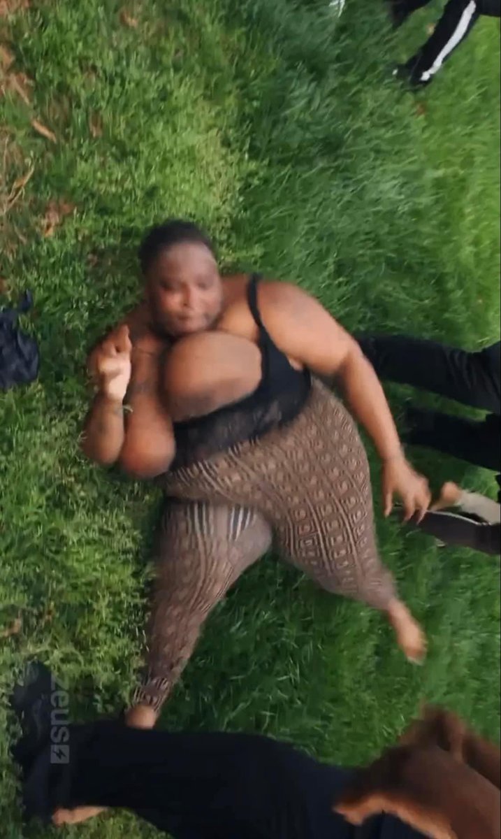 When you fall asleep in a tank top and wake up with your titties out 😂