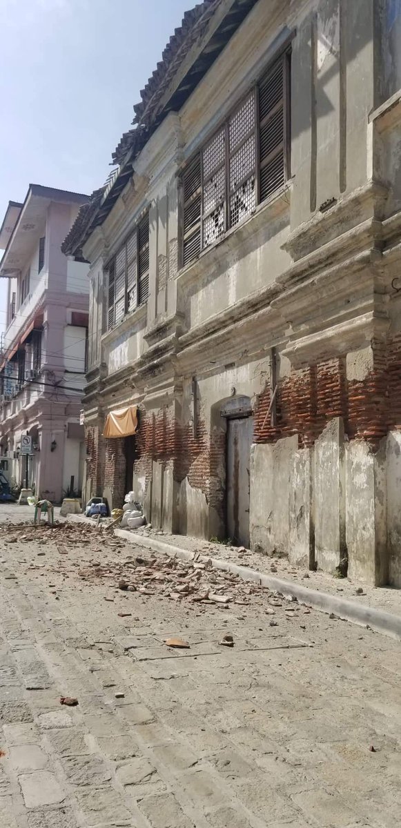 habagatcentral's tweet photo. Structures damaged in UNESCO World Heritage Site of Vigan, Ilocos Sur after the magnitude 7.2 earthquake earlier this morning. Photo from Arlene Alegre Gajeton. https://t.co/TX55TQ6Ean