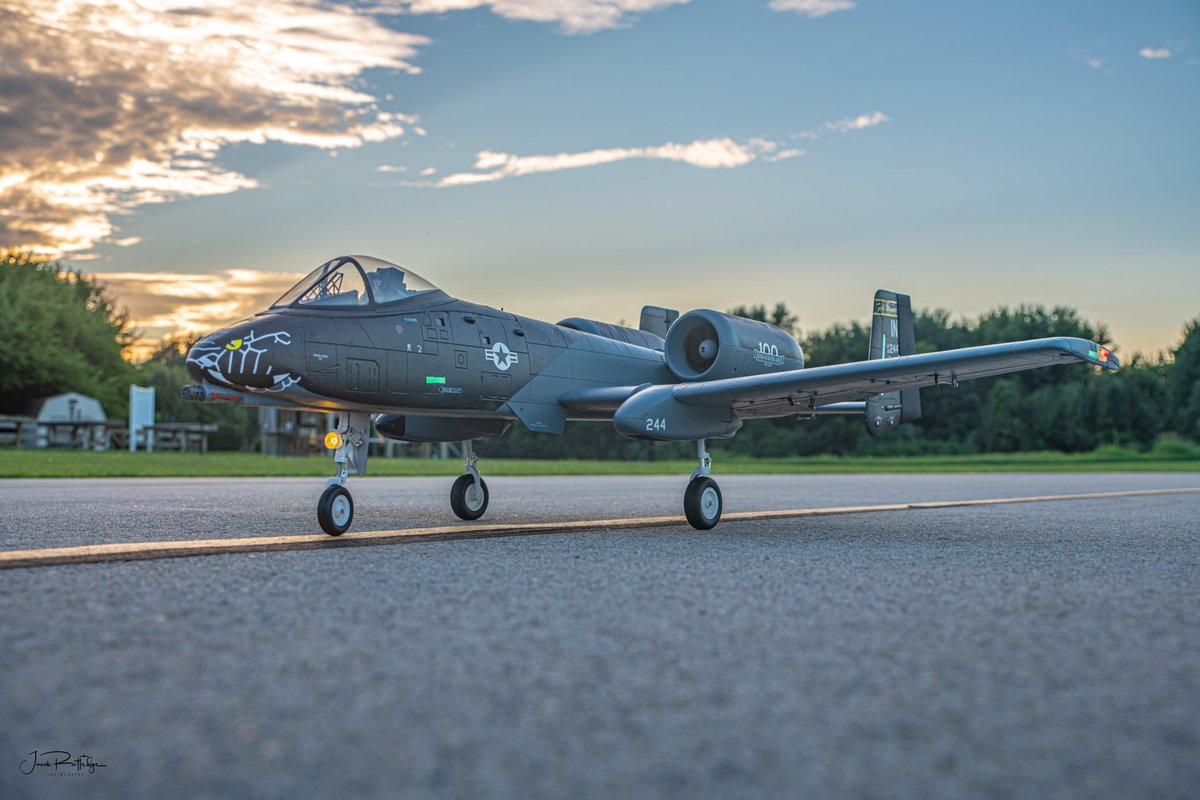 jmrutl01's tweet photo. Sneak peek of something I've been working on for a while....
I repainted my twin 80mm Freewing A-10 in the IN ANG Commemorative Blacksnake livery.
Next step -> Get it back in the air where it belongs.
#a10warthog #avgeek #motionrc https://t.co/zvB2a4m1Cr