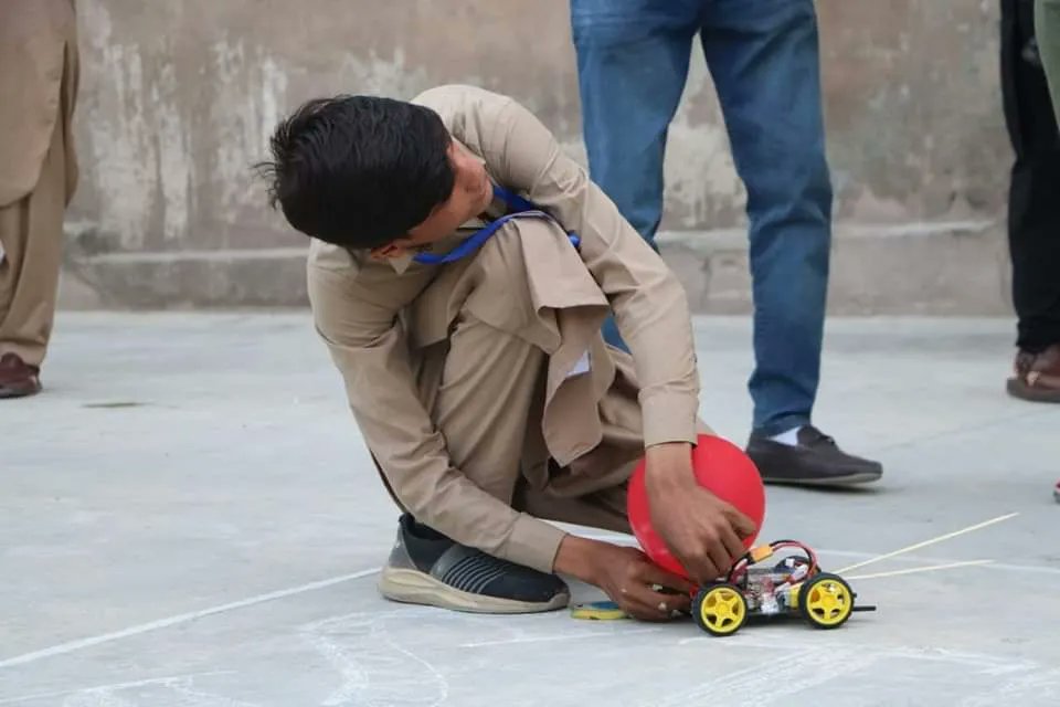 dostkpgovt's tweet image. Robotics in a fun and exciting way at our residential STEAM Summer Camp

We had a very passionate Dr. Muhammad Tufail and the team from the Mechatronics Department, UET Peshawar for this session to inspire the roboticists and programmers of the future.

 #Science4KP #dostkp
