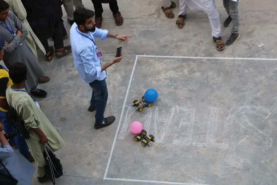 dostkpgovt's tweet image. Robotics in a fun and exciting way at our residential STEAM Summer Camp

We had a very passionate Dr. Muhammad Tufail and the team from the Mechatronics Department, UET Peshawar for this session to inspire the roboticists and programmers of the future.

 #Science4KP #dostkp