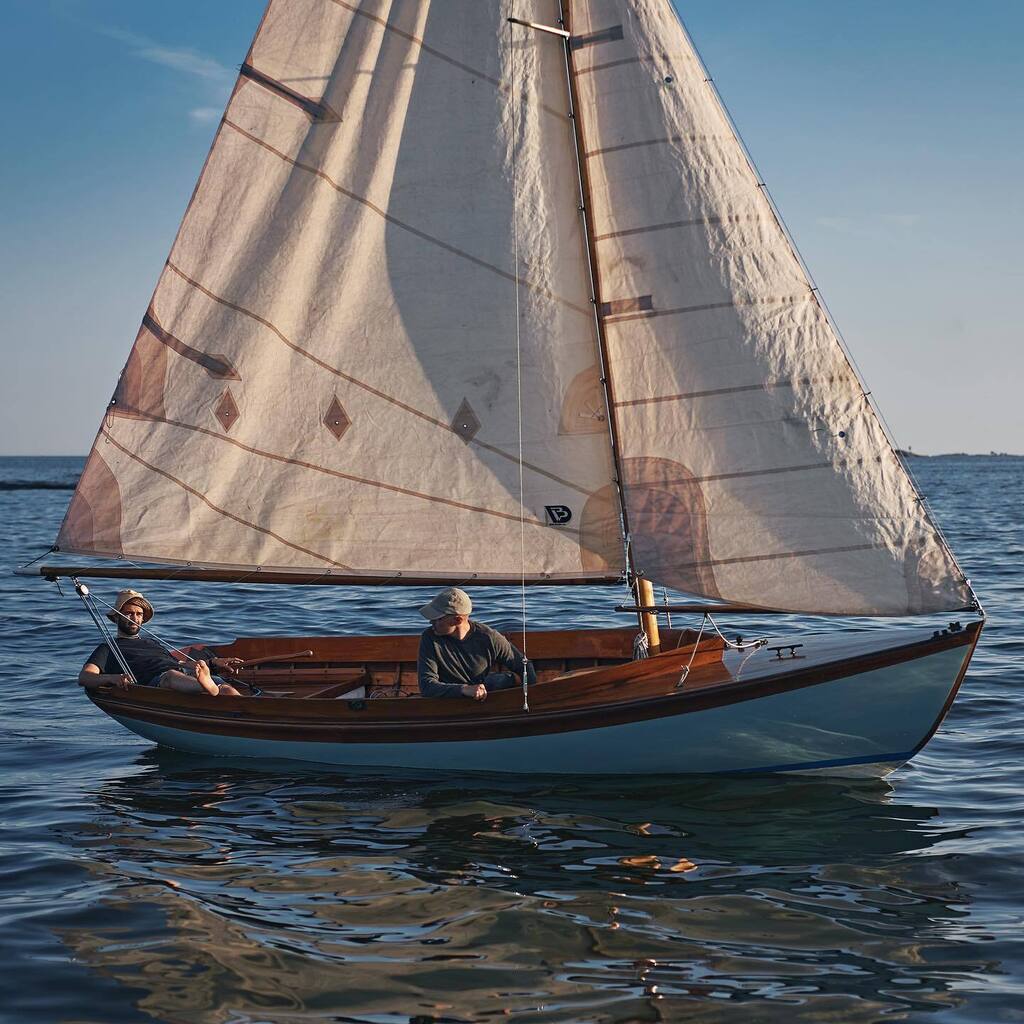 KasperiBags's tweet photo. #kasperibags #finland #visitfinland #discoverfinland #woodenboat #helsinki #myhelsinki #visithelsinki #puuvene #outdoors #finnisharchipelago #meri #archipelago #buzzardsbay14 #balticsea #sailboat #herreshoff #saaristo #purjehdus #sustainable #handmade #madeinfinland #kasperi… https://t.co/5XdpL3MGEa