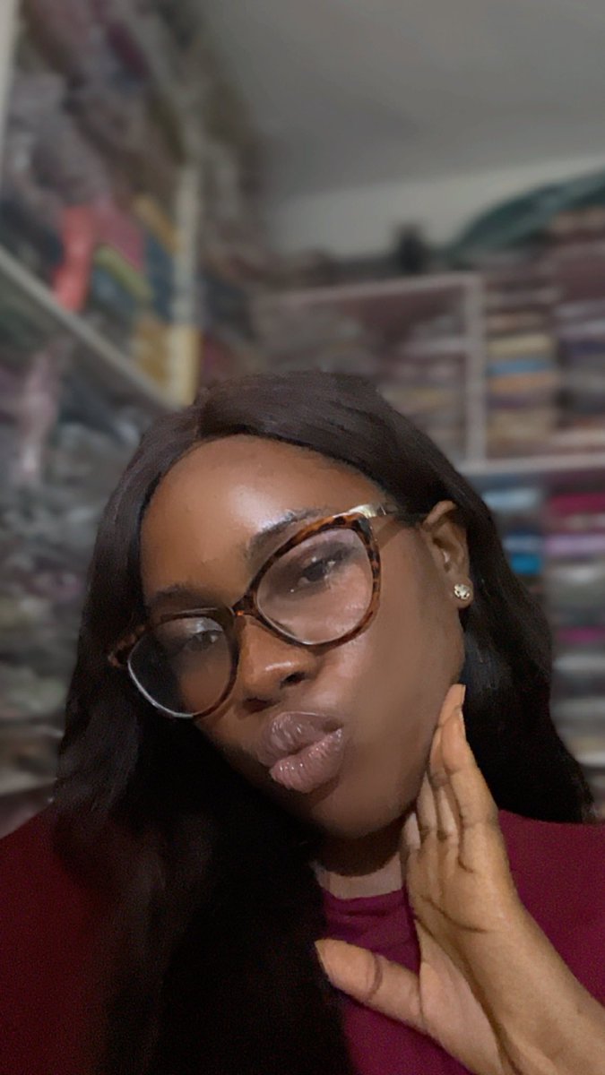 Barr. Champagne😌🧚🏻‍♀️ tweet media